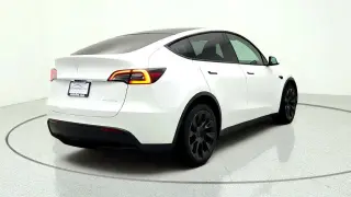Tesla Model Y 2023 AWD 4dr Crossover