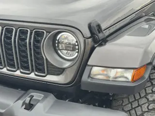 Jeep Gladiator 2025 4x4 Sport 4dr Crew Cab 5.0 ft. SB