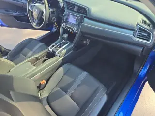 Honda Civic 2017 LX 4dr Sedan CVT