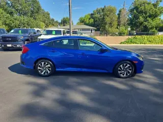 Honda Civic 2017 LX 4dr Sedan CVT