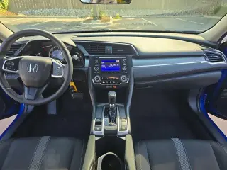 Honda Civic 2017 LX 4dr Sedan CVT
