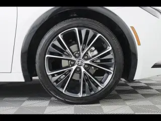 Toyota Prius 2024 XLE 4dr Hatchback