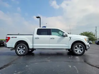 Ford F-150 2022 4x4 Lariat 4dr SuperCrew 6.5 ft. SB