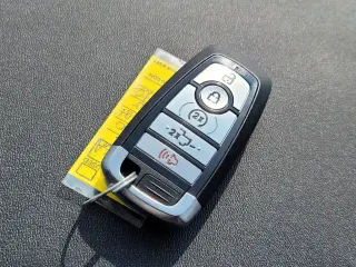 Ford F-150 2022 4x4 Lariat 4dr SuperCrew 6.5 ft. SB