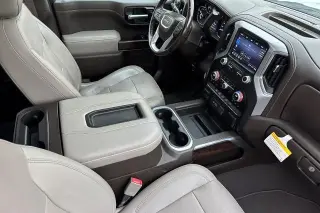 GMC Sierra 1500 Limited 2022 4x4 SLT 4dr Crew Cab 5.8 ft. SB