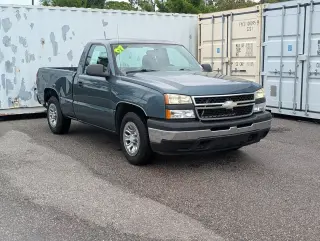 Chevrolet Silverado 1500 Classic 2007 Work Truck 2 puertas Cabina Regular 6.5 pies SB