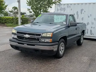 Chevrolet Silverado 1500 Classic 2007 Work Truck 2 puertas Cabina Regular 6.5 pies SB