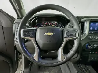 Chevrolet Silverado 1500 2020 4x2 LT 4 puertas Cabina Crew 5.8 pies. SB