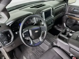Chevrolet Silverado 1500 2020 4x2 LT 4 puertas Cabina Crew 5.8 pies. SB