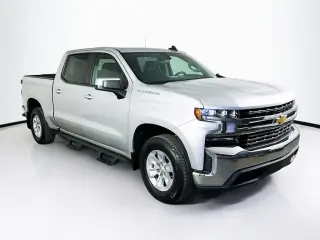 Chevrolet Silverado 1500 2020 4x2 LT 4 puertas Cabina Crew 5.8 pies. SB