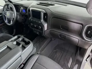 Chevrolet Silverado 1500 2020 4x2 LT 4 puertas Cabina Crew 5.8 pies. SB