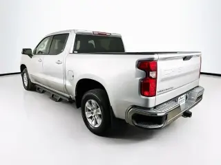 Chevrolet Silverado 1500 2020 4x2 LT 4 puertas Cabina Crew 5.8 pies. SB