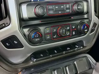 GMC Sierra 1500 2015 4x4 SLT 4 puertas Cabina Crew 5.8 pies. SB