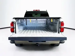 GMC Sierra 1500 2015 4x4 SLT 4 puertas Cabina Crew 5.8 pies. SB