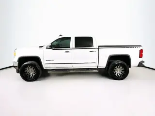 GMC Sierra 1500 2015 4x4 SLT 4 puertas Cabina Crew 5.8 pies. SB