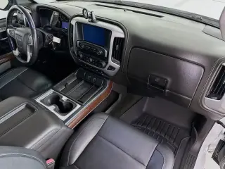 GMC Sierra 1500 2015 4x4 SLT 4 puertas Cabina Crew 5.8 pies. SB
