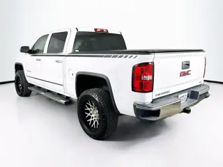 GMC Sierra 1500 2015 4x4 SLT 4 puertas Cabina Crew 5.8 pies. SB