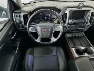GMC Sierra 1500 2015 4x4 SLT 4 puertas Cabina Crew 5.8 pies. SB
