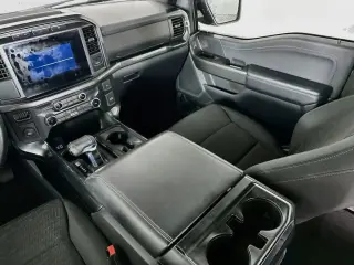 Ford F-150 2022 4x2 XLT 4 puertas SuperCrew 6.5 pies. SB