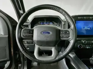 Ford F-150 2022 4x2 XLT 4 puertas SuperCrew 6.5 pies. SB