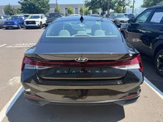 Hyundai ELANTRA 2023 SEL 4 puertas Sedan