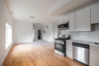 Propiedad en alquiler con 3 habitaciones y 1 baño en Chicago