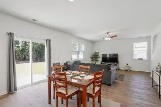 Propiedad en alquiler con 4 habitaciones y 2.5 baños en Savannah