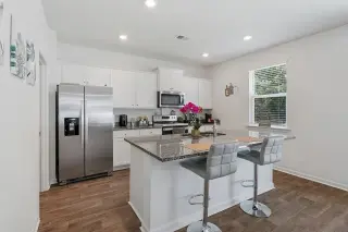 Propiedad en alquiler con 4 habitaciones y 2.5 baños en Savannah
