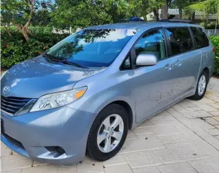 2015 Toyota Sienna LE Minivan