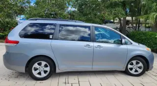 2015 Toyota Sienna LE Minivan