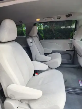 2015 Toyota Sienna LE Minivan