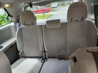 2015 Toyota Sienna LE Minivan