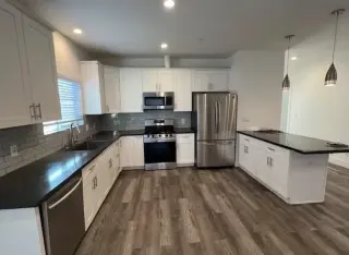 2 Bedroom Apt in W Pico Blvd