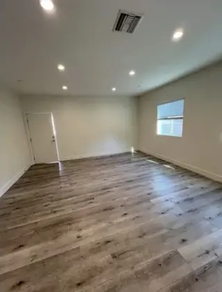2 Bedroom Apt in W Pico Blvd