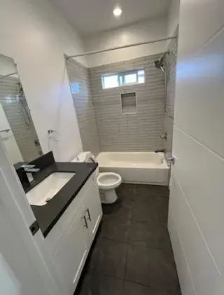 2 Bedroom Apt in W Pico Blvd