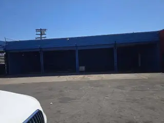 SPACE FOR LEASE IN LA. 90047