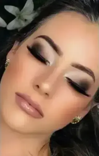 ¡MAQUILLAJE Y PEINADOS!