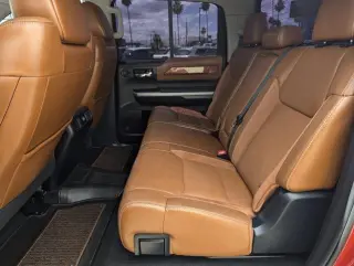 Toyota Tundra 2015 4x4 Platinum 4dr CrewMax Cab Pickup SB (5.7L V8 FFV)