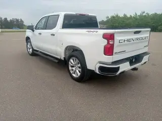 2021 Silverado CUSTOM 4x4