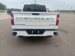 2021 Silverado CUSTOM 4x4