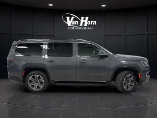 2022 Jeep Wagoneer