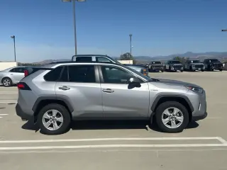 Toyota RAV4 Hybrid 2020 AWD XLE 4dr SUV
