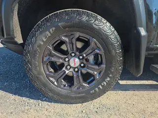 2024 GMC Canyon