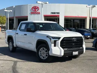 Toyota Tundra 2022 4x2 SR5 4dr CrewMax Cab Pickup SB
