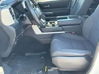 Toyota Tundra 2022 4x2 SR5 4dr CrewMax Cab Pickup SB
