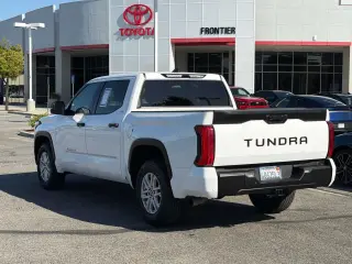 Toyota Tundra 2022 4x2 SR5 4dr CrewMax Cab Pickup SB
