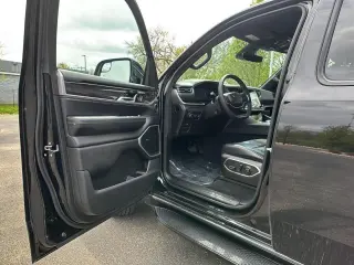2024 Jeep Wagoneer L