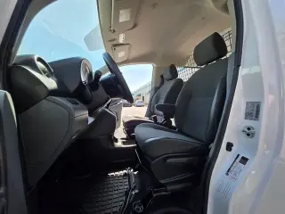 2019 NISSAN NV200 SV