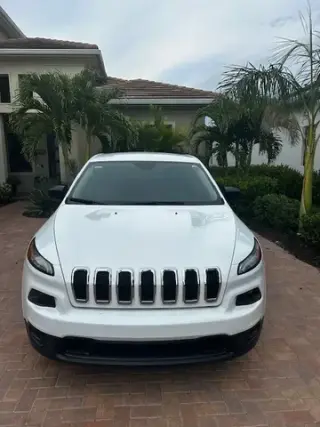 2016 Cherokee SPORT