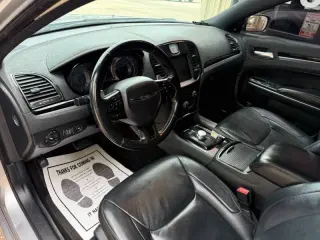 Chrysler 300 2018